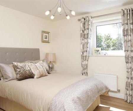 Apple House Guesthouse Heathrow Airport Χίλινγκτον Εξωτερικό φωτογραφία